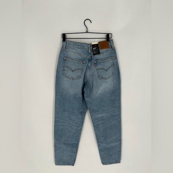 Levi’s 80s Mom High Waisted Relaxed Fit Tapered Jeans - Picture 6 of 7